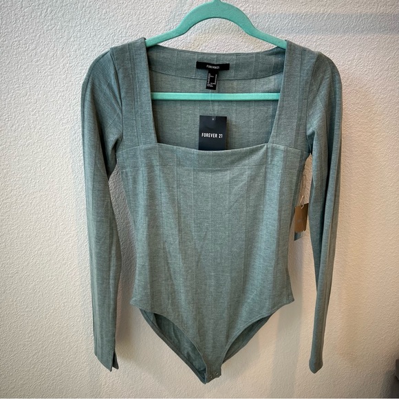 Forever 21 Tops - ⭐️FOREVER 21 Long Sleeve Body Suit